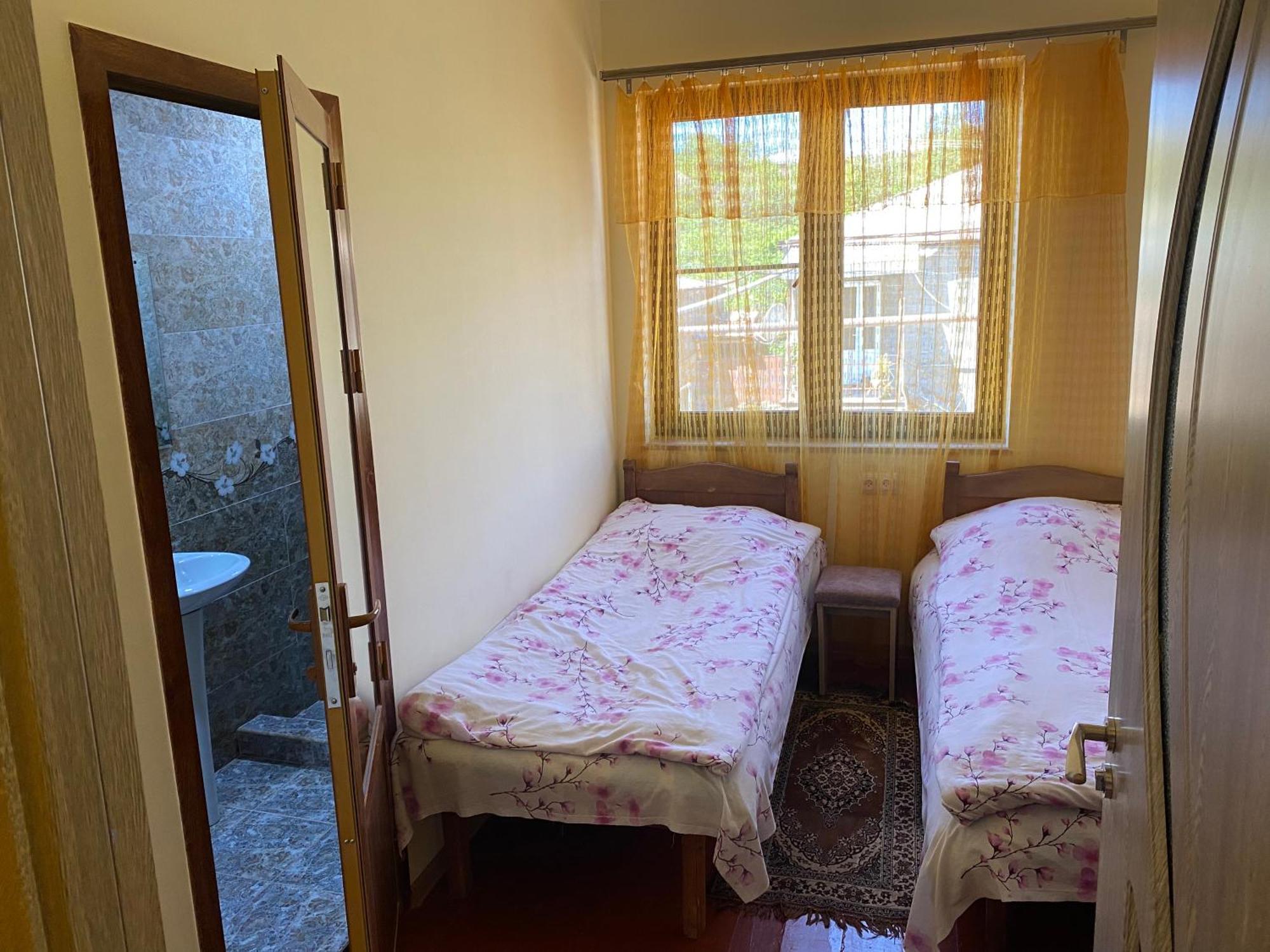 Karine B&B Yeghegnadzor Екстер'єр фото